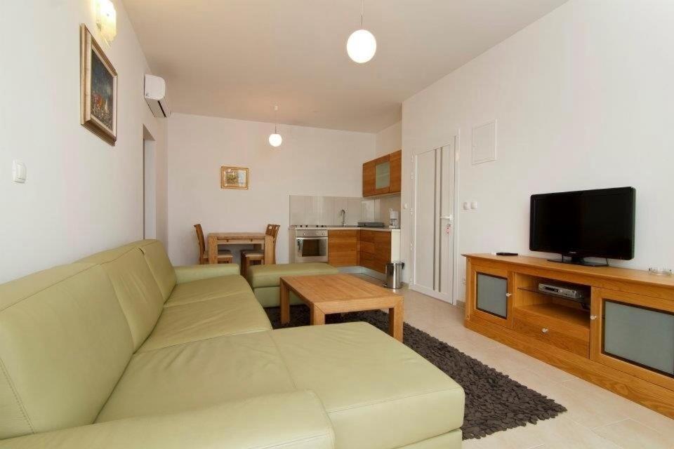 Apartments Vela Sollis Marusici  Habitación foto